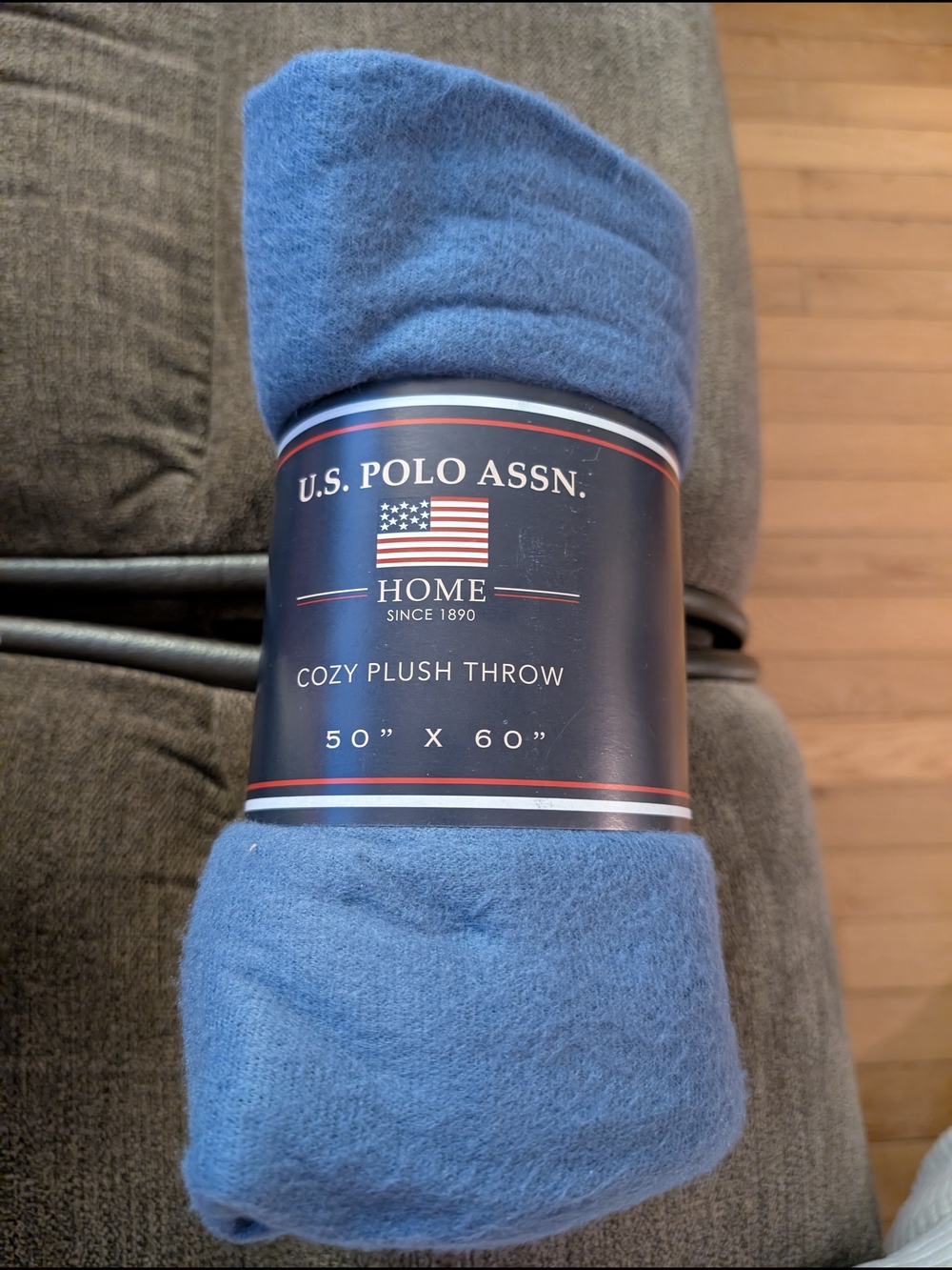 U.S. Polo Assn. Cozy Plush Throw - RED